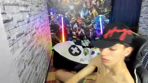 Snapshot of wex_077 chatting on 02-28-26, 01:50 wex online show from 02-28-26, 01:50