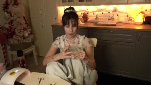 Victoria Maria online show from 12-31-24, 08:56