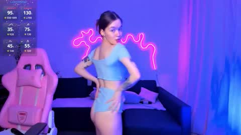 Snapshot of whatsyourdestiny chatting on 12-18-25, 02:39 Kate online show from 12-18-25, 02:39