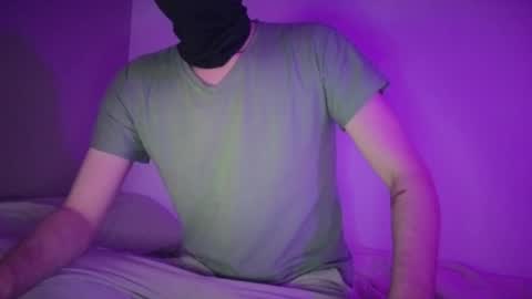 Snapshot of whispero_o chatting on 05-14-26, 08:37 whispero_o online show from 05-14-26, 08:37