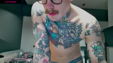 Max online show from 11-17-25, 03:45