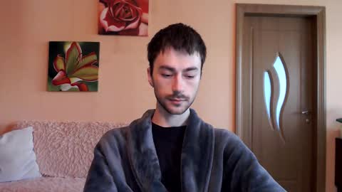 Snapshot of white_sport chatting on 09-27-25, 01:38 Tom online show from 09-27-25, 01:38