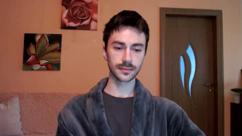 Snapshot of white_sport chatting on 10-01-25, 02:23 Tom online show from 10-01-25, 02:23