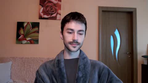 Snapshot of white_sport chatting on 10-03-25, 12:13 Tom online show from 10-03-25, 12:13