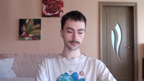 Snapshot of white_sport chatting on 06-20-26, 01:36 Tom online show from 06-20-26, 01:36