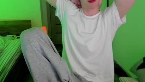 Snapshot of white_vibee chatting on 04-04-26, 12:57 Stefan online show from 04-04-26, 12:57