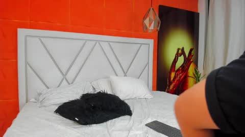 Dylan white online show from 02-09-25, 11:25