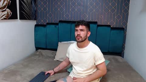 Dylan white online show from 02-12-25, 09:01