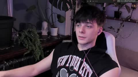 Snapshot of whiteegrimm chatting on 12-03-24, 05:23 Gus online show from 12-03-24, 05:23