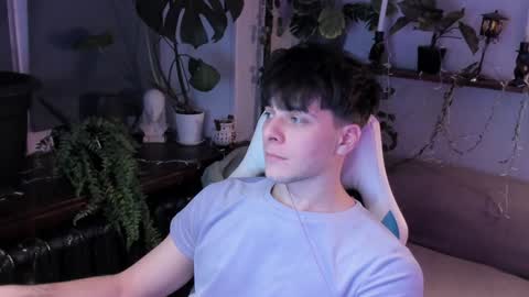 Snapshot of whiteegrimm chatting on 12-05-24, 06:11 Gus online show from 12-05-24, 06:11