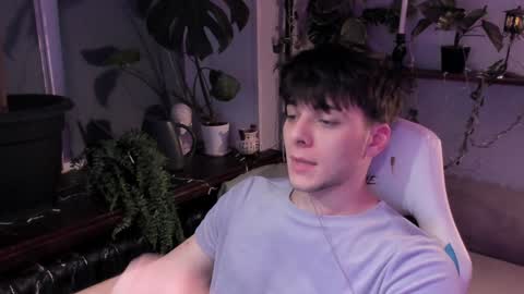 Snapshot of whiteegrimm chatting on 12-08-24, 07:22 Gus online show from 12-08-24, 07:22