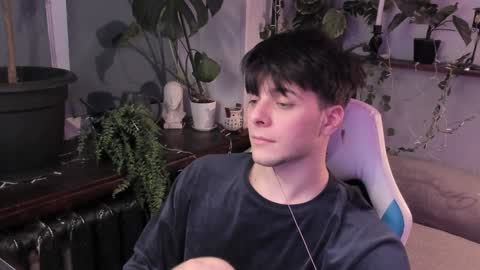 Snapshot of whiteegrimm chatting on 12-13-24, 03:11 Gus online show from 12-13-24, 03:11