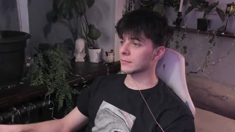 Snapshot of whiteegrimm chatting on 12-15-24, 04:59 Gus online show from 12-15-24, 04:59