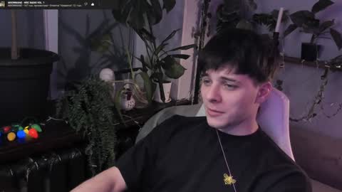 Snapshot of whiteegrimm chatting on 12-24-24, 06:28 Gus online show from 12-24-24, 06:28