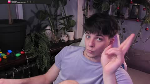 Snapshot of whiteegrimm chatting on 12-25-24, 11:10 Gus online show from 12-25-24, 11:10