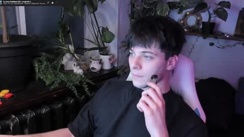 Snapshot of whiteegrimm chatting on 01-14-25, 08:15 Gus online show from 01-14-25, 08:15