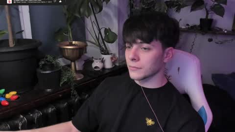 Snapshot of whiteegrimm chatting on 01-20-25, 08:40 Gus online show from 01-20-25, 08:40