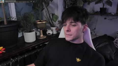 Snapshot of whiteegrimm chatting on 01-24-25, 09:15 Gus online show from 01-24-25, 09:15