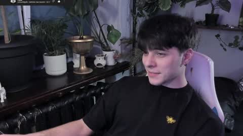 Snapshot of whiteegrimm chatting on 01-28-25, 09:19 Gus online show from 01-28-25, 09:19