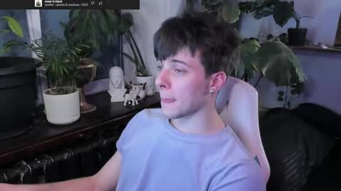 Snapshot of whiteegrimm chatting on 03-10-25, 06:23 Gus online show from 03-10-25, 06:23