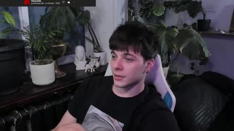 Snapshot of whiteegrimm chatting on 03-11-25, 06:52 Gus online show from 03-11-25, 06:52