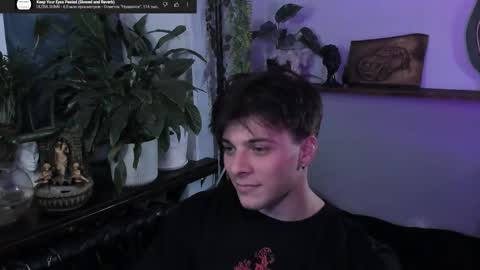 Snapshot of whiteegrimm chatting on 09-23-25, 08:34 Gus online show from 09-23-25, 08:34