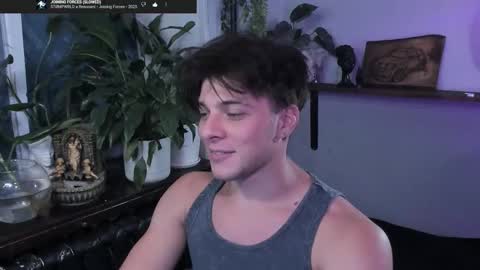 Snapshot of whiteegrimm chatting on 09-28-25, 07:30 Gus online show from 09-28-25, 07:30