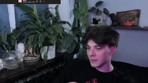 Snapshot of whiteegrimm chatting on 10-28-25, 11:07 Gus online show from 10-28-25, 11:07