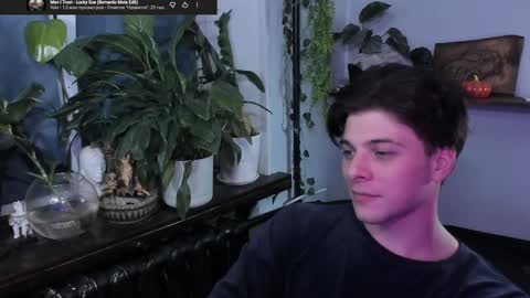 Snapshot of whiteegrimm chatting on 11-10-25, 08:52 Gus online show from 11-10-25, 08:52