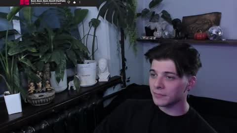 Snapshot of whiteegrimm chatting on 11-28-25, 11:29 Gus online show from 11-28-25, 11:29