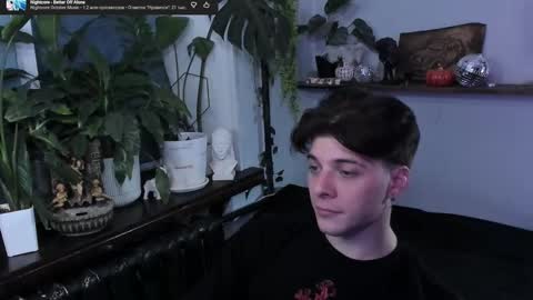 Snapshot of whiteegrimm chatting on 11-30-25, 08:46 Gus online show from 11-30-25, 08:46