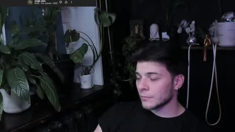 Snapshot of whiteegrimm chatting on 12-13-25, 09:42 Gus online show from 12-13-25, 09:42