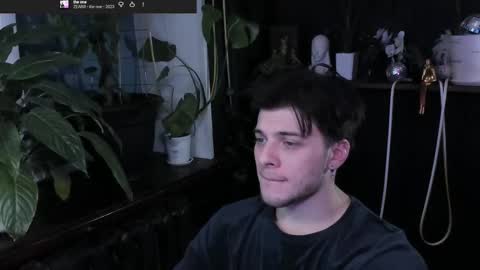 Snapshot of whiteegrimm chatting on 12-20-25, 12:07 Gus online show from 12-20-25, 12:07