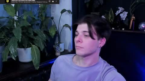 Snapshot of whiteegrimm chatting on 01-08-26, 09:39 Gus online show from 01-08-26, 09:39