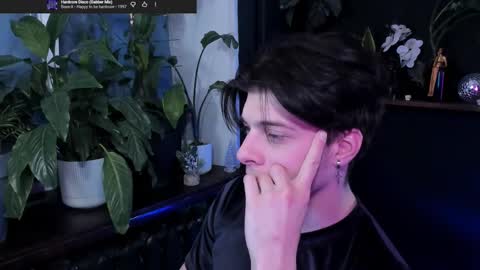 Snapshot of whiteegrimm chatting on 01-09-26, 09:38 Gus online show from 01-09-26, 09:38