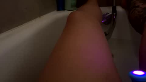 Whitegirl online show from 04-19-26, 05:01