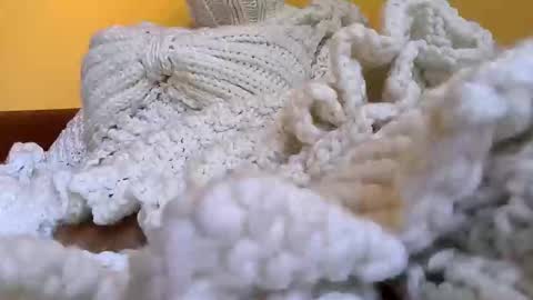 Snapshot of whitesweater chatting on 06-10-26, 06:12 whitesweater online show from 06-10-26, 06:12