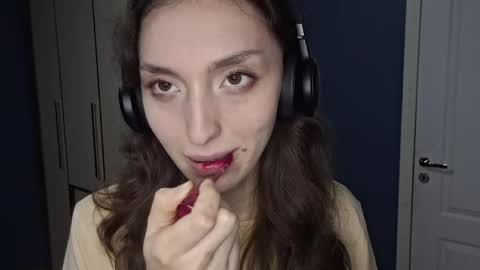 Snapshot of whitleyscianna chatting on 05-22-26, 04:12 Cindy online show from 05-22-26, 04:12