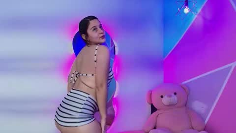 Snapshot of whitney_brown_ chatting on 02-12-26, 01:28 Whitney online show from 02-12-26, 01:28