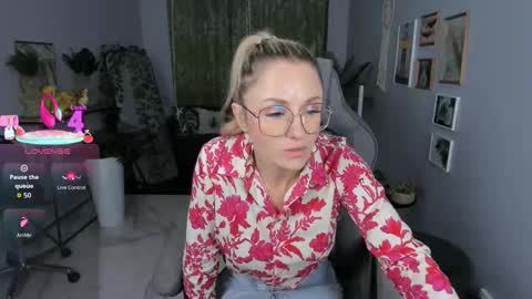 whitneypunnch online show from 03-23-26, 02:32