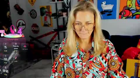 Snapshot of whitneypunnch chatting on 05-11-26, 05:46 whitneypunnch online show from 05-11-26, 05:46