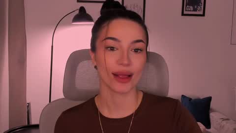 whoislulu online show from 04-10-26, 06:34