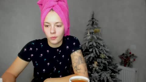 Veronica online show from 12-27-24, 06:53