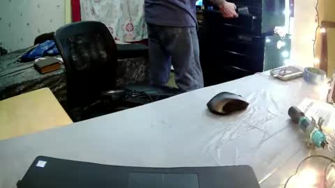 Snapshot of wichitawes chatting on 11-16-25, 09:15 Wichita Wes online show from 11-16-25, 09:15