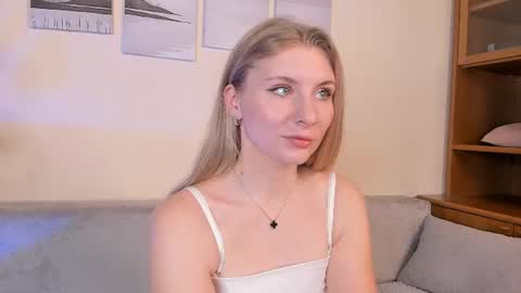 Snapshot of wicked_linden chatting on 07-08-26, 05:23 Mia online show from 07-08-26, 05:23