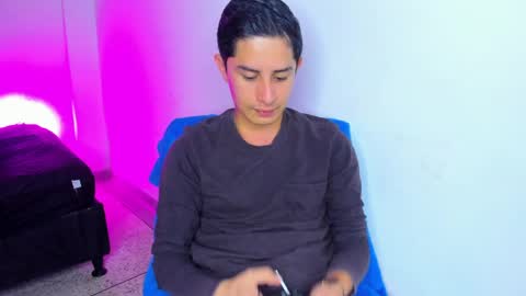 Snapshot of wickedboy_twink chatting on 05-25-26, 06:58 JAISON online show from 05-25-26, 06:58