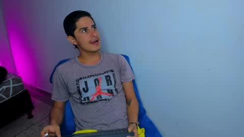 Snapshot of wickedboy_twink chatting on 06-01-26, 08:10 JAISON online show from 06-01-26, 08:10