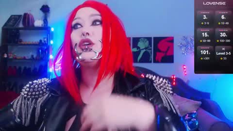 Laura  online show from 12-23-24, 05:49