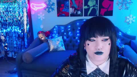 Laura  online show from 01-07-25, 09:57