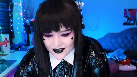 Laura  online show from 02-13-25, 05:37